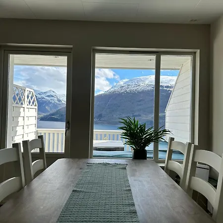 Leilighet Med Fantastisk Utsikt Stryn Exterior photo
